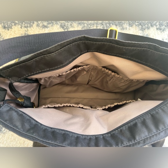 Skip Hop Chelsea Chic Diaper Bag - Picture 6 of 8